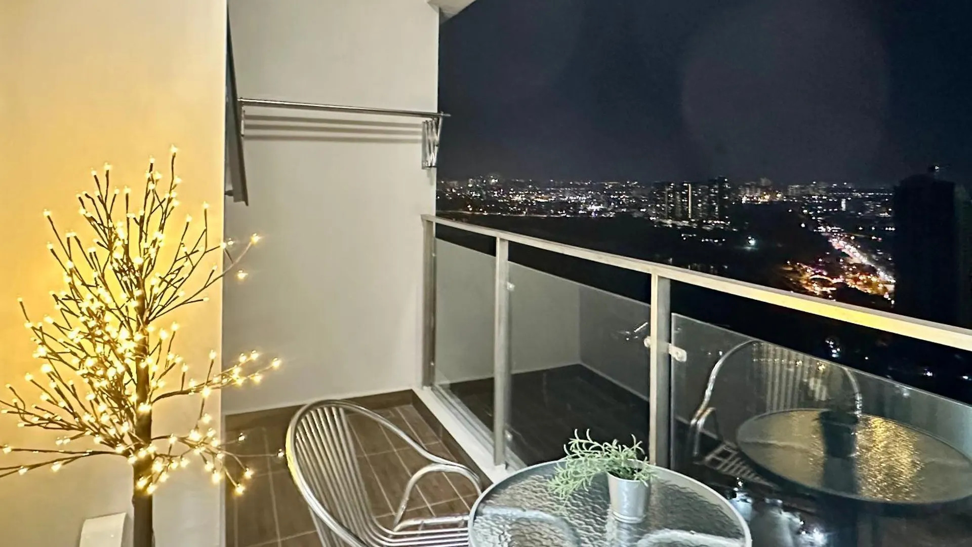 Superb Seaview 3 Balcony Near Ciq Jb 3B2B Apartamento Johor Bahru 0*,  Malásia