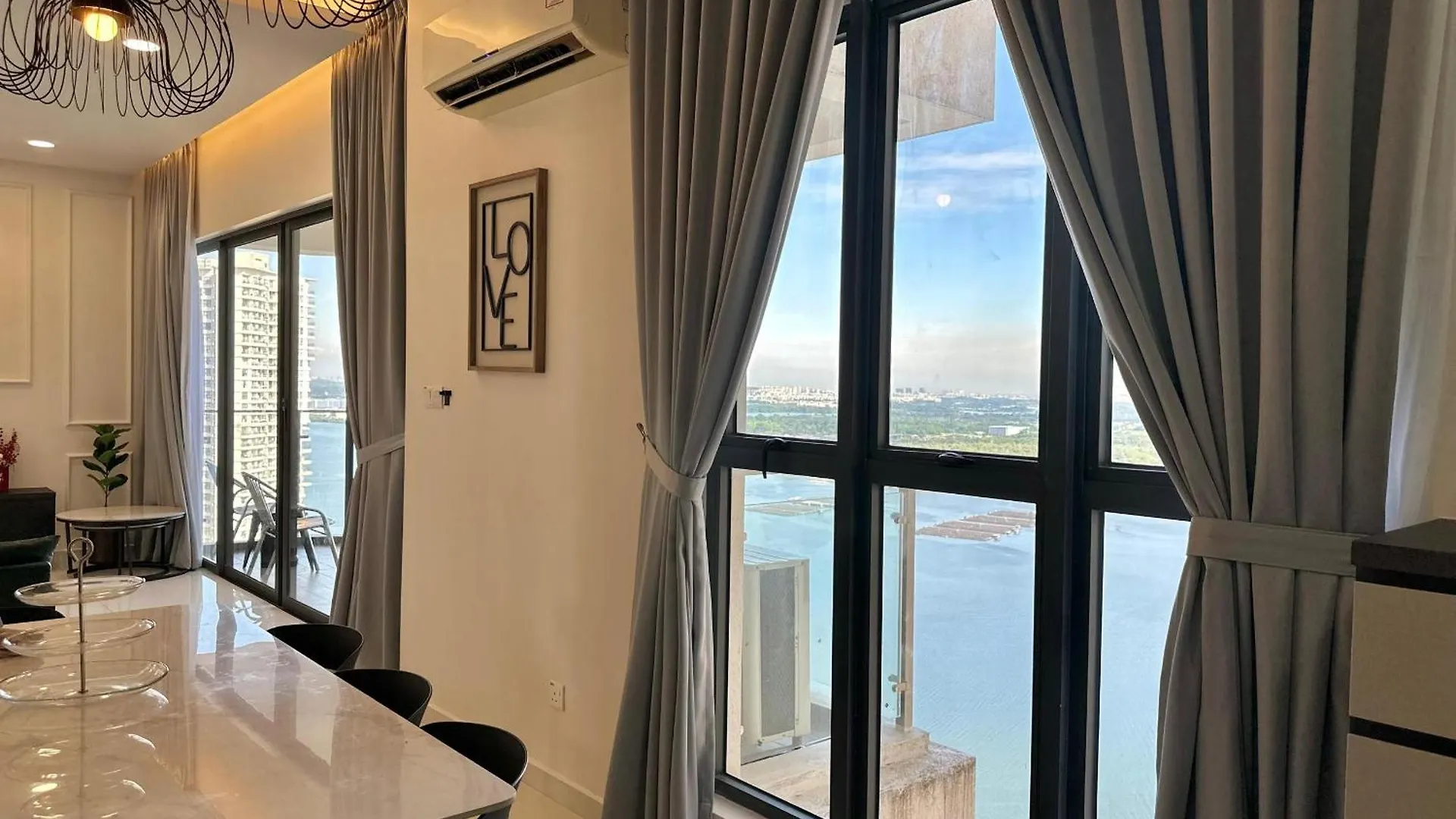 Superb Seaview 3 Balcony Near Ciq Jb 3B2B Apartamento Johor Bahru